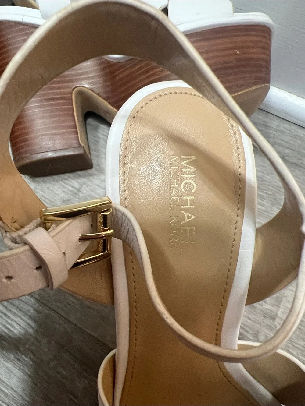 MICHAEL Michael Kors White Platform stacked heel Sandals with Wood-Tone Heel 6